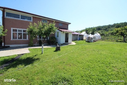 Casa P+1, cu 7 camere + living in Com Teslui !