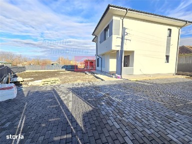 Casa de vanzare! 4 camere, 2 bai, 620 mp teren, iesire Letcani