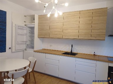 Casa amenajata cu stil, acces auto, curte, terase, zona Star - Centru