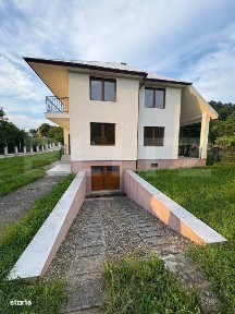 Casa de vanzare, cu 4 camere, 180 mp 1300mp teren Valea Ghinzii