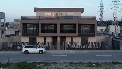 Casă de inchiriat Navodari | Constanta - Vedere frontală la lac.