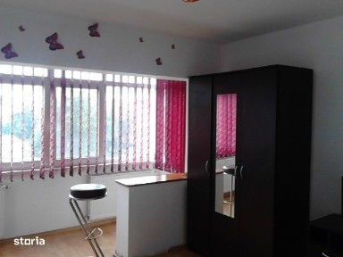 Vand apartament cu 3 camere, Savenilor, 68 mp