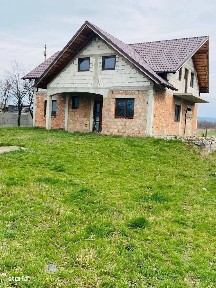 De vanzare Vila la rosu din caramida in apropiere de Roman,79.900 euro