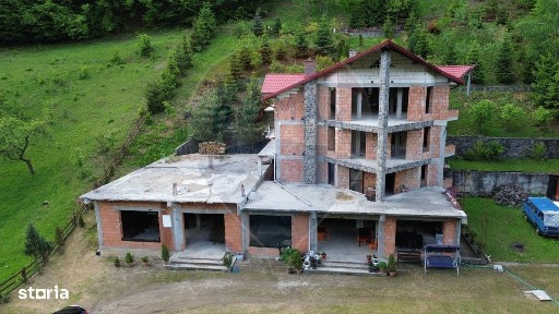 Ocazie! Hotel / Pensiune cu 19 camere de vânzare în zona Firiza