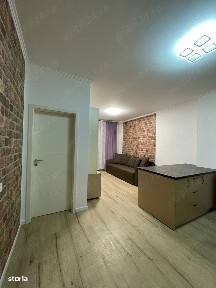 Proprietar, inchiriez apartament cu 2 camere + loc de parcare.