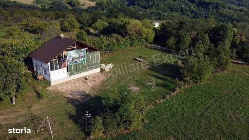 Casă de vânzare în comuna Corbeni, județ Argeș.