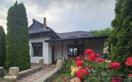 Casă în Cordun, zonă de case noi