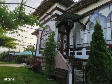 casa si teren zona de deal la 15 km de Campina