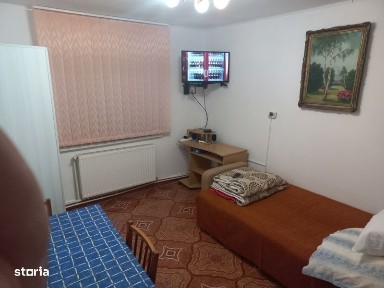 Ofer spre inchiriere garsoniera in Azuga