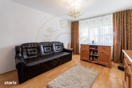 Apartament 3 camere - Topoloveni, Central