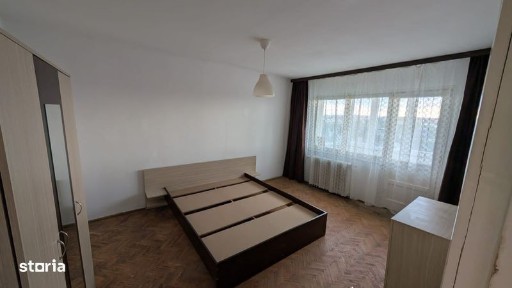 Apartament 3 camere, semidecomandat, etaj 8, Calea Sagului