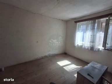 Apartament la casa 2 camere pivnita parcare zona Terezian