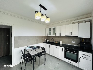 Apartament 4 camere de vanzare - pod amenajat, 3 balcoane si 2 parcari
