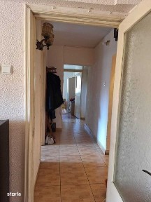 Inchiriez apartament 3 camere, situat central Calea Calarasilor,Braila
