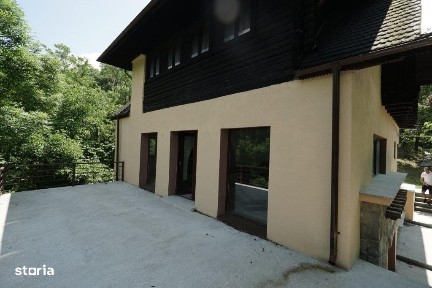 Apartament de Lux cu Terasa Panoramica, 93 mp si mansarda 49 metri