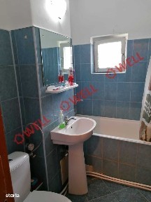 Apartament cu 3 camere de vânzare pe strada Dealului!