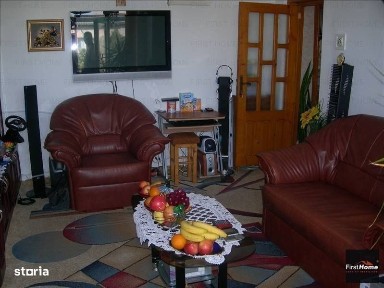 Vânzare apartament 3 camere sud