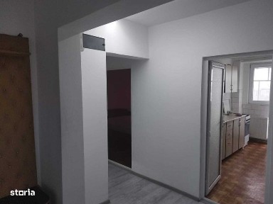 Vand Apartament 2 Camere decomandat