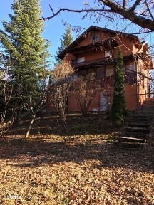 Casa in cadru natural deosebit pe dealurile Comarnicului