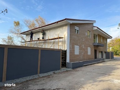 Vila Eforie Sud cu vedere la lac Techirghiol.