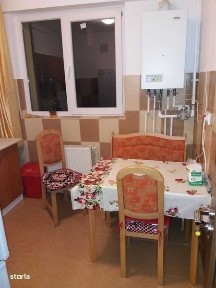 Camera de inchiriat.