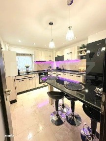 Apartament de vanzare, cu 4 camere, 90 mp, zona Racadau