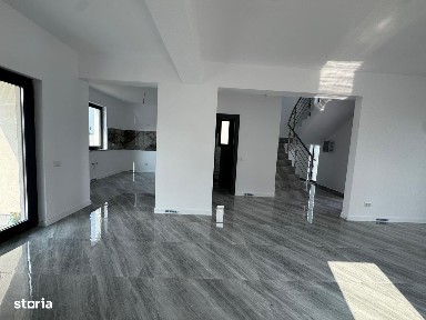 Casă de vânzare | Teren 350 mp | 4 camere | Dormitor cu baie poprie |