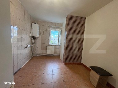 Apartament de vanzare, cu 3 camere decomandate in zona Manastur