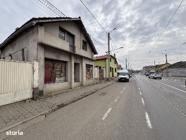 Casă de vânzare 138mp Teren204 mp/comerical (str cocorilor)cu utilități