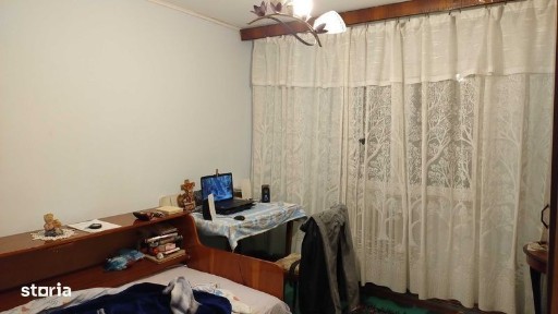 Vind apartament cu 3 camere decomandat