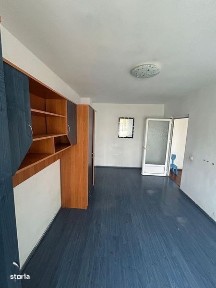 Vand apartament cu 3 camere