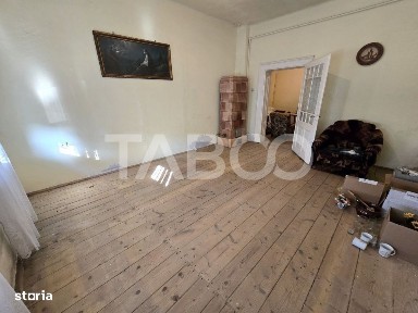 Casa tip duplex de vanzare la curte comuna pivnita in Piata Cluj Sibiu