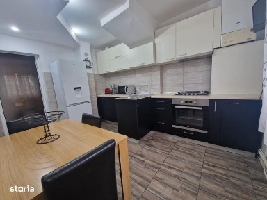 Apartament 2 camere semidecomandat la cheie.