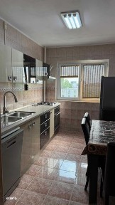 apartament 3 camere de inchiriat