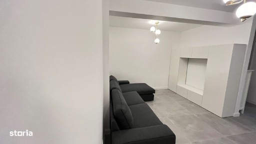 Proprietar, inchiriez 2 camere Stadion