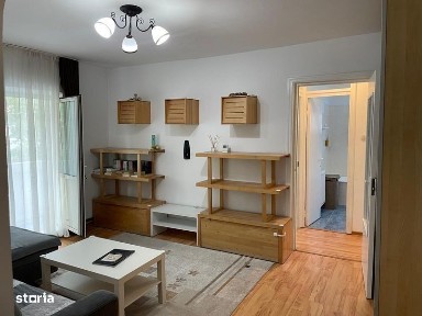 Inchiriez ap 2 camere semidecomandat zona Soarelui