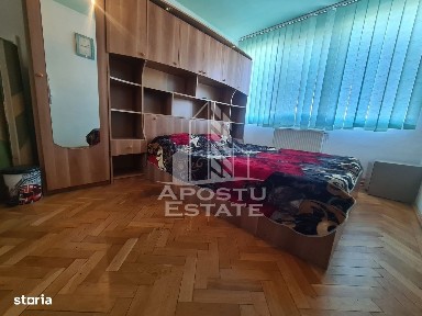 Apartament cu 3 camere, decomandat, Complexul Studențesc