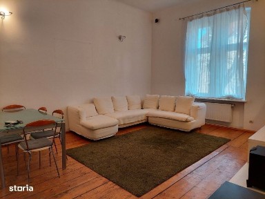Apartament cu 3 camere la casa pe Bulevardul Victoriei