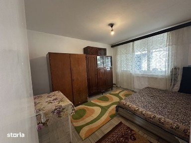 Apartament 4 camere, etaj 4, Motru