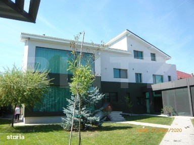 Vila, 8 camere, 790 mp utili, zona Lunei