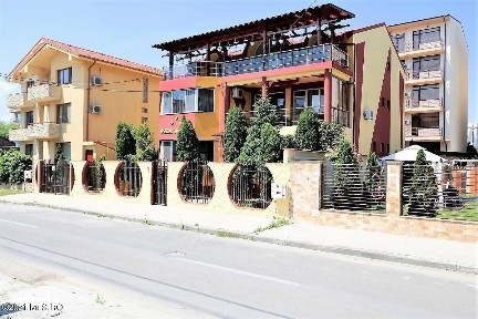 Mamaia Nord - Langa Mare, pensiune la cheie, 11 camere, 9 bai!