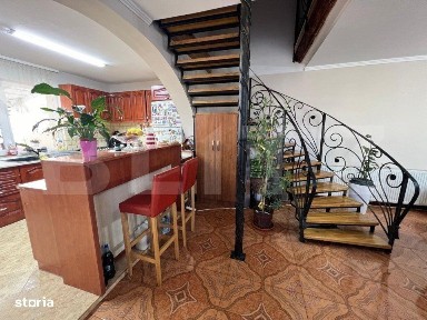 Casa P comercial/1E+M apartament, 3 camere, 333 mp, zona Closca