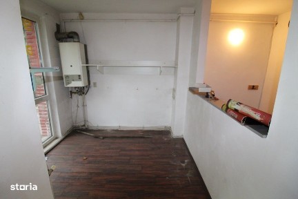 Vând spațiu comercial/apartament 2 camere în Hunedoara, Micro 4
