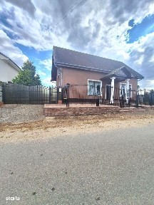 Casă cochetă-Girișul de Criș (14 km de oraș)