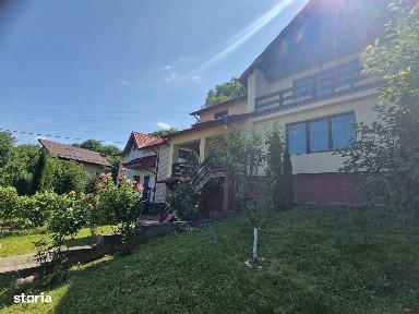 Casa+2400 mp teren+casa oaspeți in Comarnic priveliște frumoasa