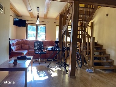 Casa cu etaj de vanzare Glodeni, Mures