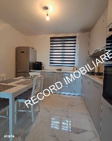 Apartament 3 camere, bucatarie separata, parcare Floresti