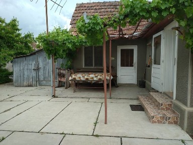 Casa cu 3 camere in Ineu