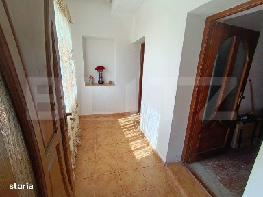 Casa cu 3 camere 70 mp si teren de 800 mp