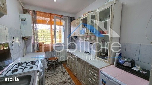 Apartament cu 2 camere decomandate - Lupeni, Strada Parângului
